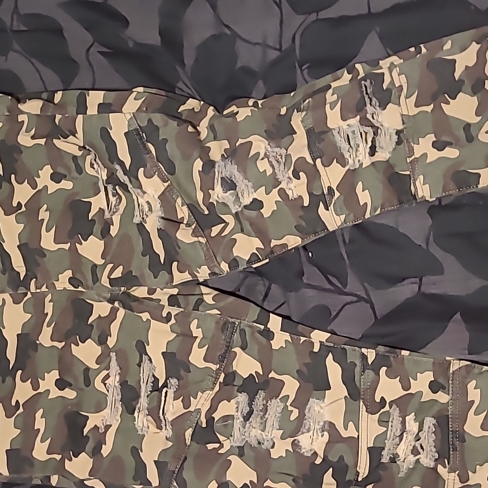 Womans Camo Over-alls w intended wear UB2 Urban Basics size L